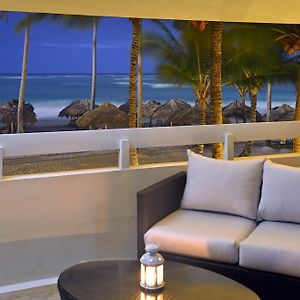 Royal Service Ocean Front Suite